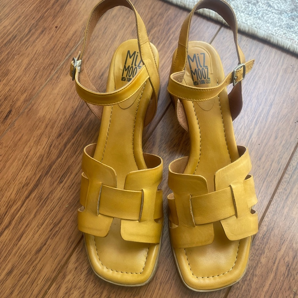 Miz Mooz Oakleys Block Heel Sandal
(Women)
Size 9.5-10US / 41EU